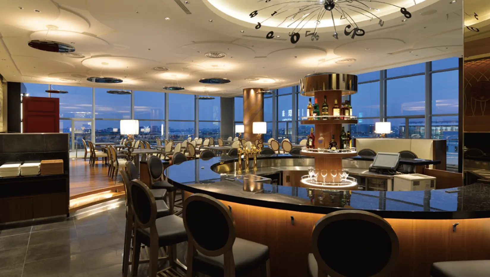 レストラン事業